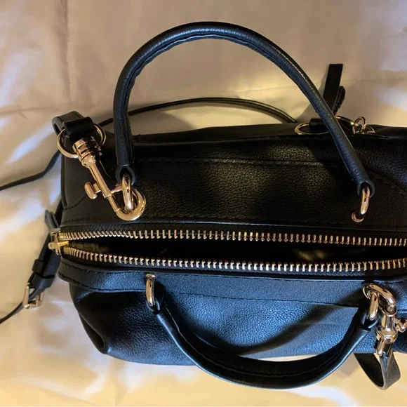 NWOT Small genuine leather HENRI BENDEL black shoulder bag/ purse gold hardware - Picture 13 of 13